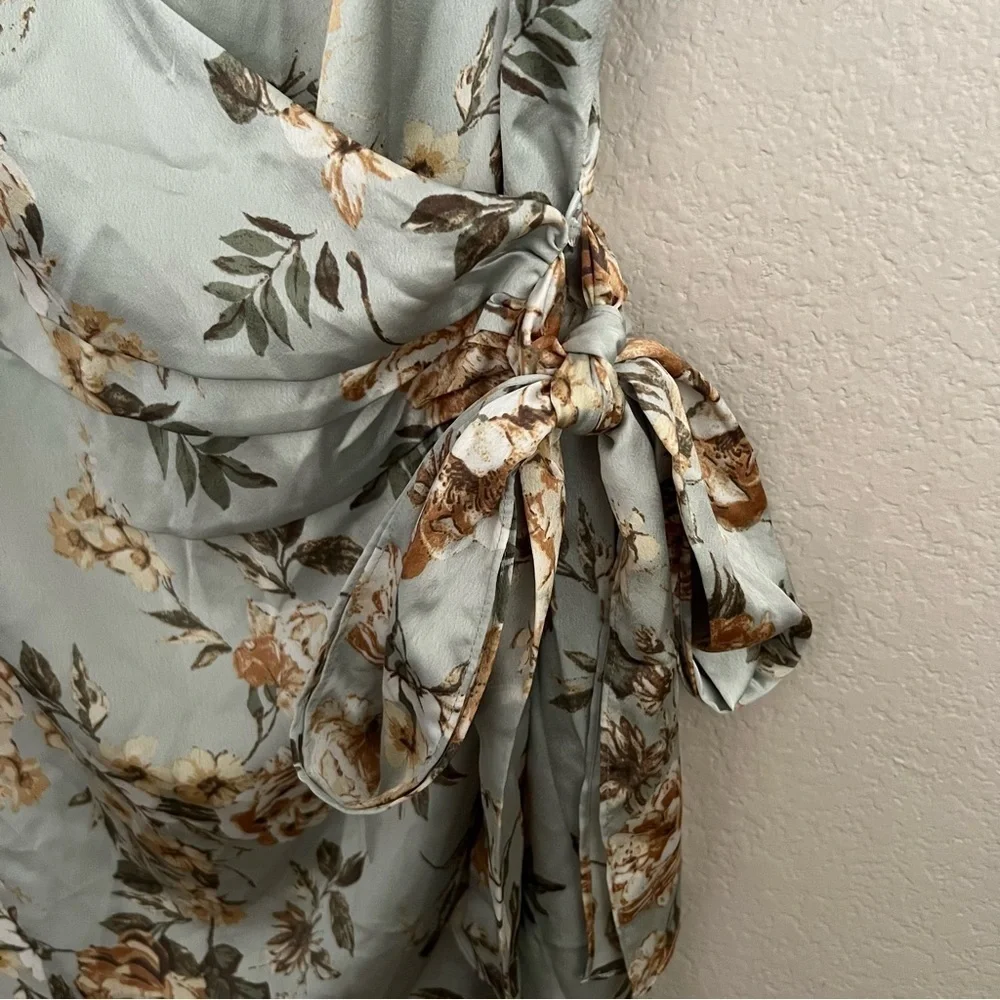 Dress Forum Satin Floral Tulip Wrap Dress‎ Size: S
